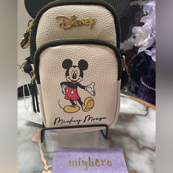 Primark Disney Mickey Mouse Crossbody Bag with Disney Wine glass and Mini Charm - Picture 6 of 10